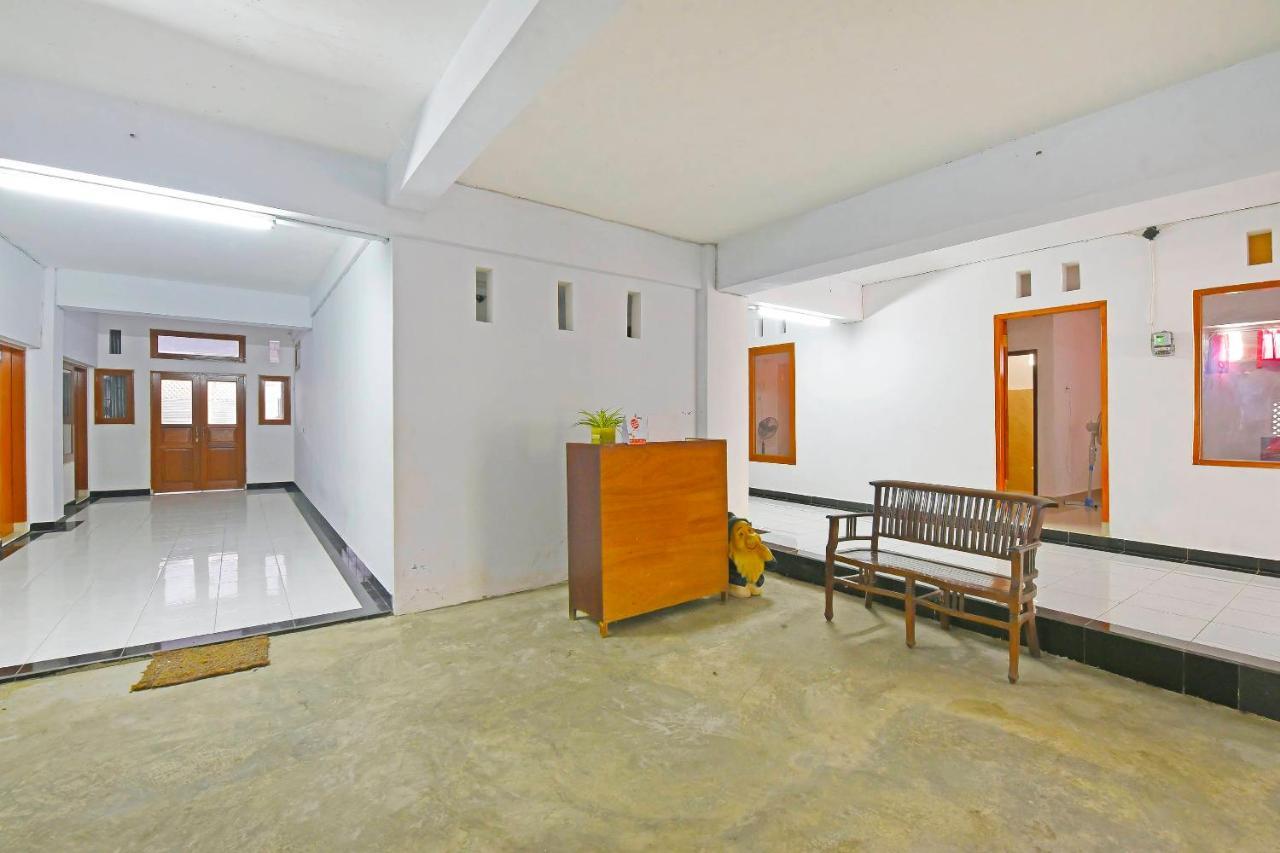 Oyo 90967 Soka Asri Guest House Darmasaba Ngoại thất bức ảnh